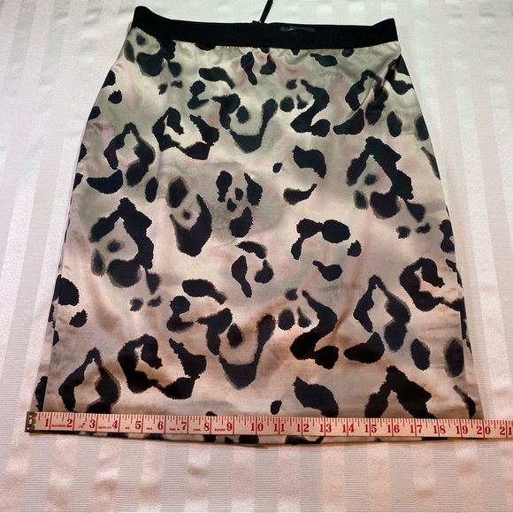 Ann Taylor Silk Blend Animal Print Pencil Skirt Sz 8 Fully Lined Zip Back - Picture 7 of 11